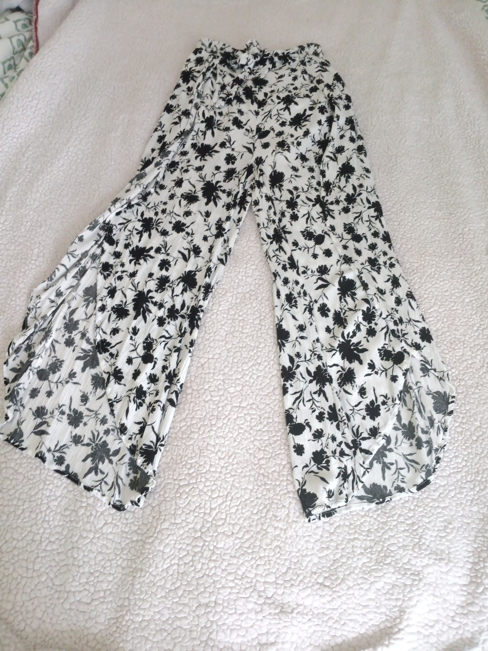 Lulus Black & White Floral Split Wide Leg Palazzo Pants Medium - Picture 4 of 8